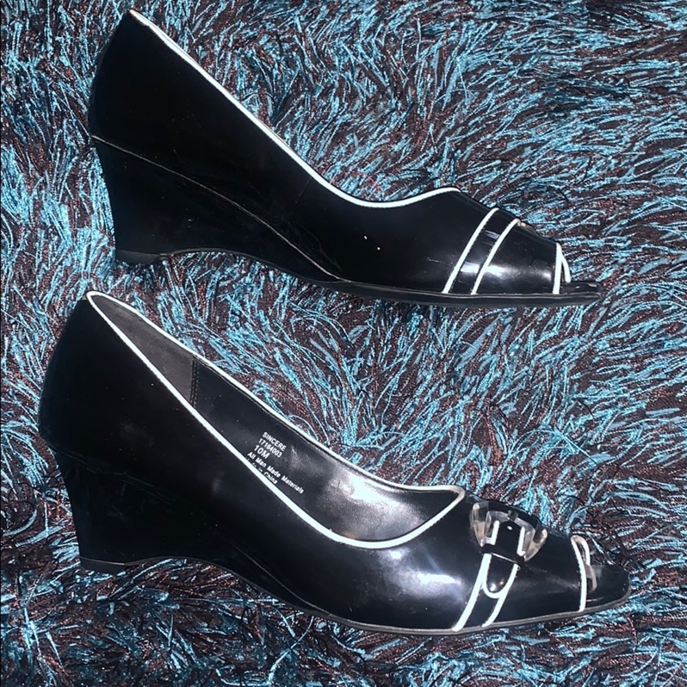 Naturalizer Black with White Trim Wedges